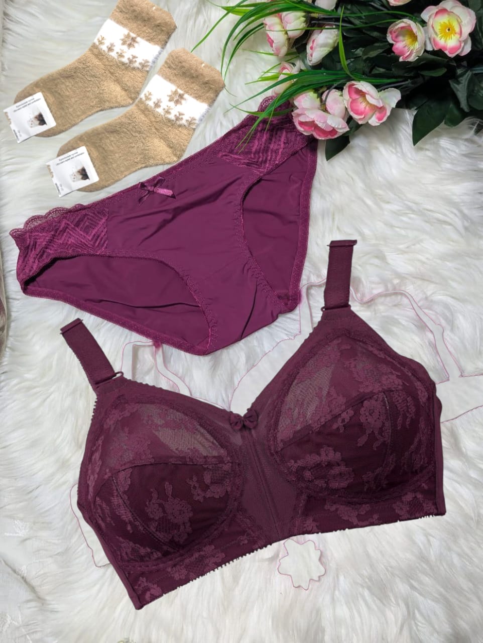 PACK OF  3  Triumph Doreen Bra AND PANTY WITH FREE SOCKS